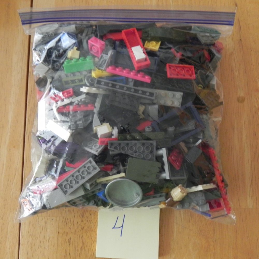 Assorted Building Blocks Mega Lego Unbranded Preowned Gallon Bag 2 lbs. Bag #4
